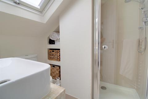 24 Swanbrook, Swindon, SN3 5AJ