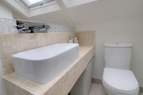 24 Swanbrook, Swindon, SN3 5AJ