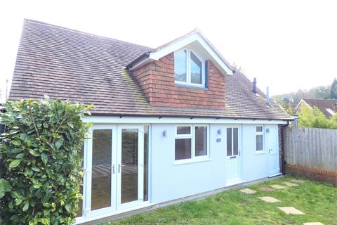 2 bedroom detached house to rent, The Avenue, Haslemere, Surrey, GU27