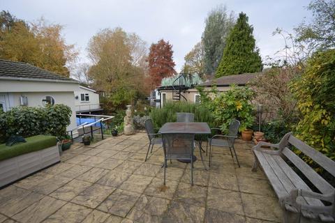 2 bedroom property for sale, Taggs Island, Hampton