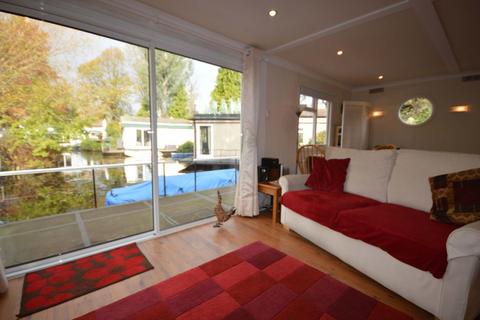 2 bedroom property for sale, Taggs Island, Hampton