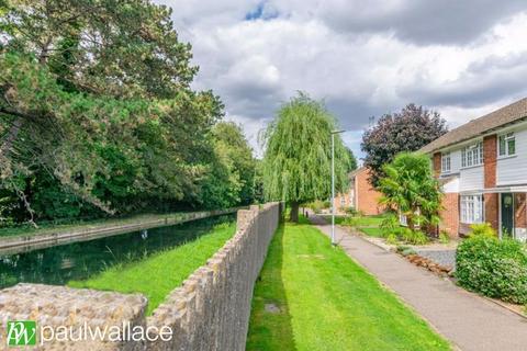5 Croft Walk, Broxbourne, EN10 6LD