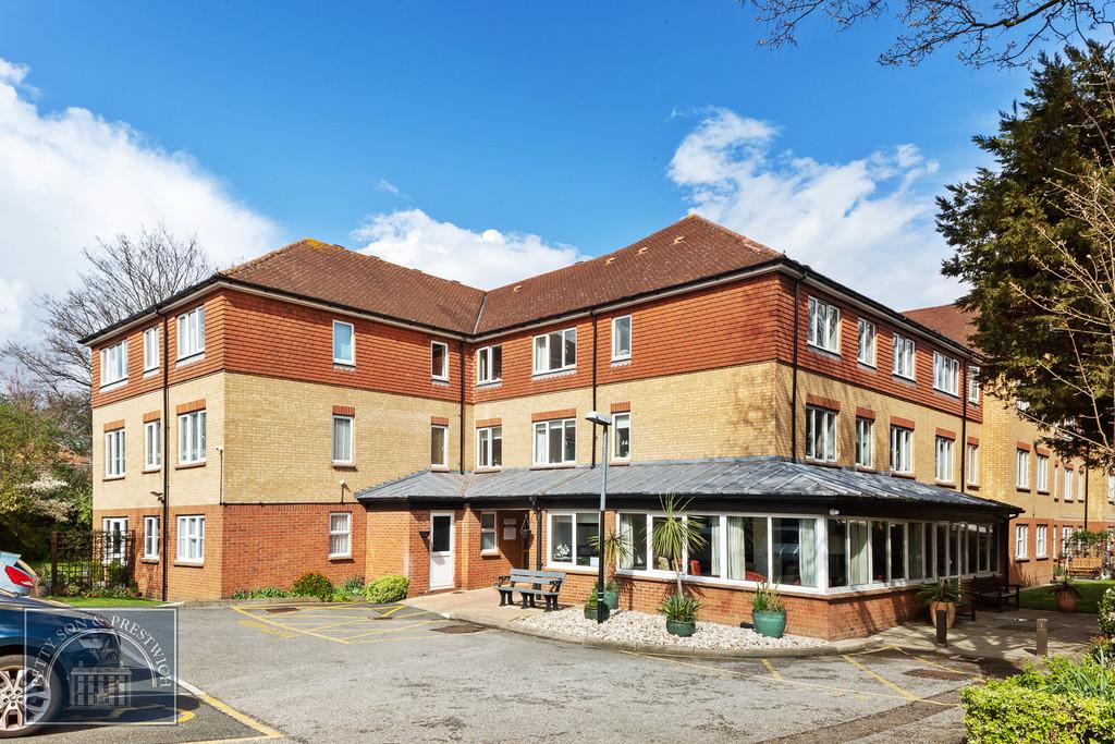 Cambridge Park, Wanstead 1 bed apartment for sale £235,000