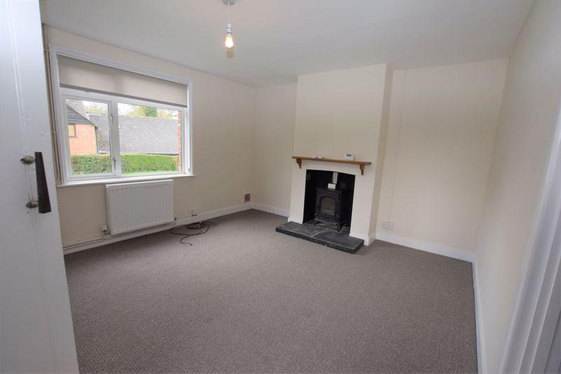 East Worldham 3 bed semidetached house £1,250 pcm (£288 pw)