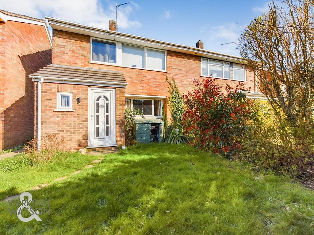 Blithewood Gardens, Sprowston, Norwich 3 bed semidetached house for