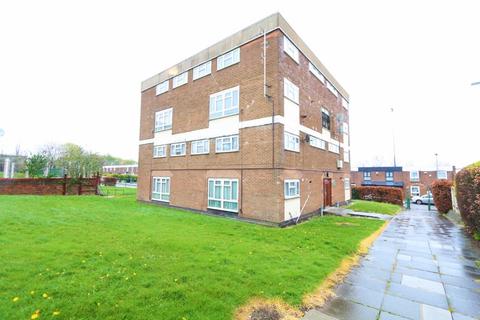3 bedroom apartment for sale, Hindlow Close, Duddeston, Nechells, Birmingham, B7 4LJ
