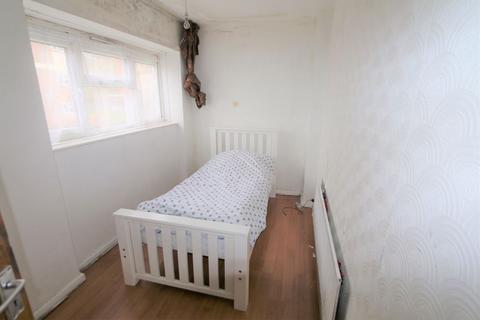 3 bedroom apartment for sale - Hindlow Close, Duddeston, Nechells, Birmingham, B7 4LJ