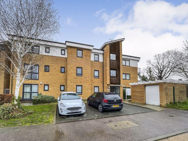 Arisdale Avenue, South Ockendon 2 bed flat for sale £250,000