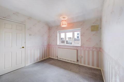 22 Dawley Green, South Ockendon, RM15 5LW