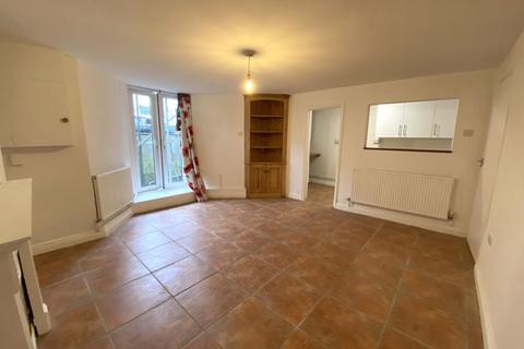 1 bedroom flat to rent, Basement Flat. York Place, Newport