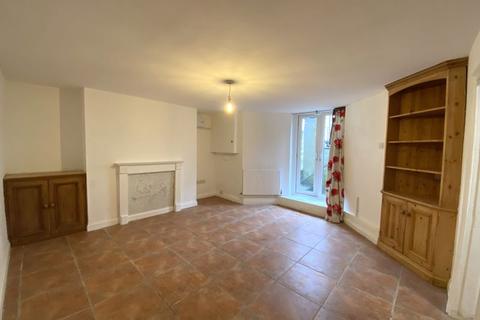 1 bedroom flat to rent, Basement Flat. York Place, Newport