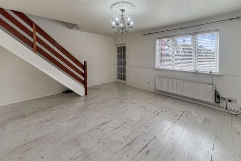 3 bedroom terraced house to rent, Downs Road, Slough, SL3