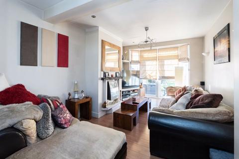 124 Henley Avenue, Sutton, SM3 9SF