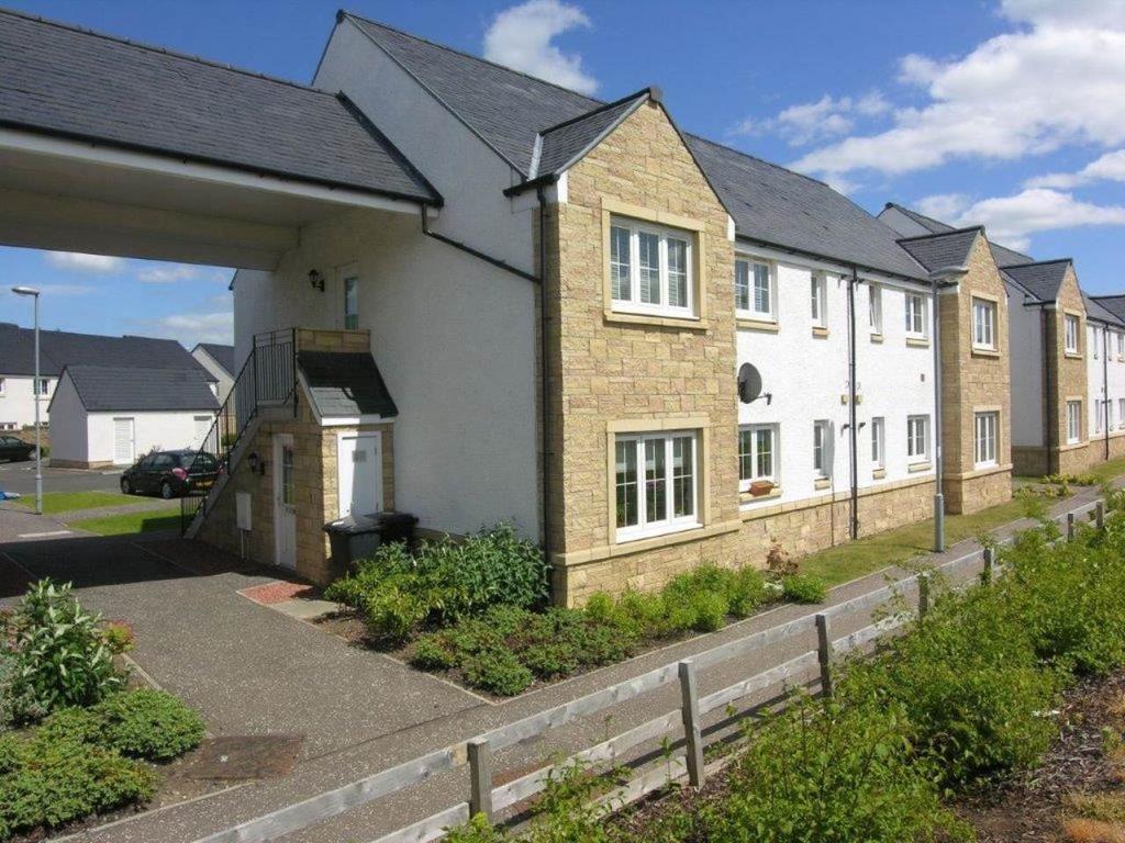 Lodeneia Park, Dalkeith, Midlothian 2 bed flat £835 pcm (£193 pw)