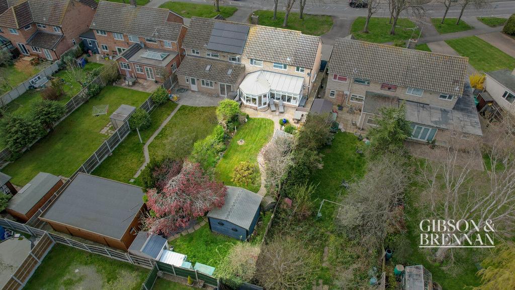 Sparrows Herne, Basildon, SS16 5 bed semidetached house for sale £