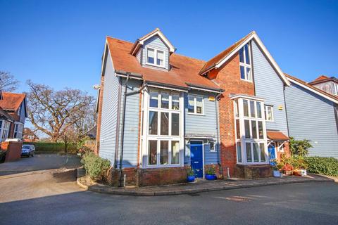 4 bedroom townhouse for sale, Londesborough Place, Lymington, SO41