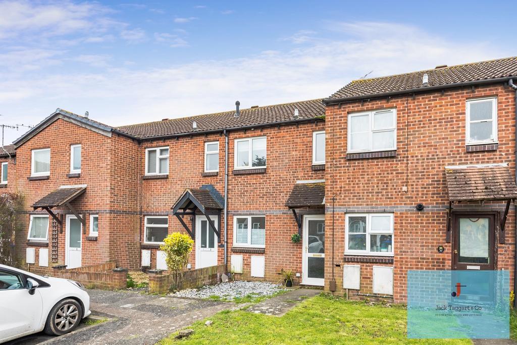 Parklands, ShorehambySea, BN43 2 bed terraced house £280,000