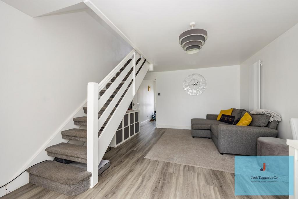 Parklands, ShorehambySea, BN43 2 bed terraced house £280,000
