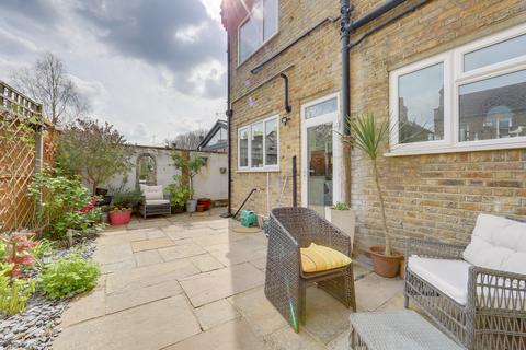4 Fernbrook Road, London, SE13 5NF