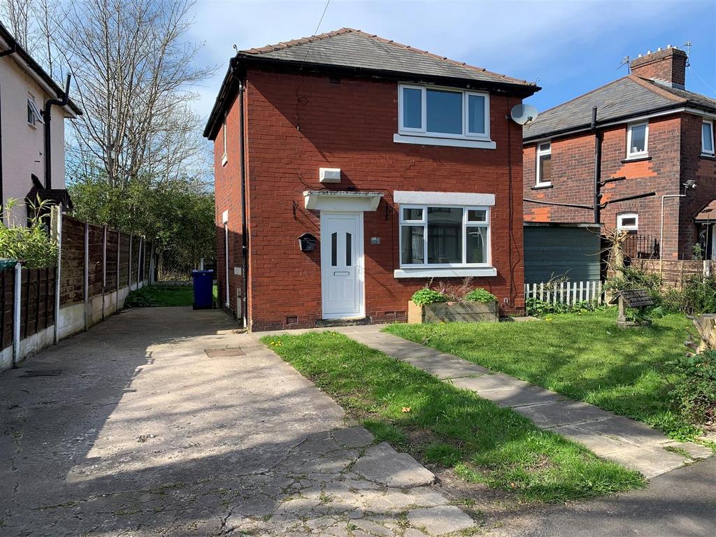 Rectory Avenue, Prestwich... 2 bed detached house £1,050 pcm (£242 pw)