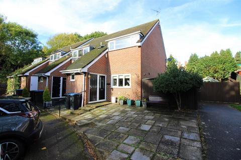 11 Miles Close, Harlow, CM19 4DX