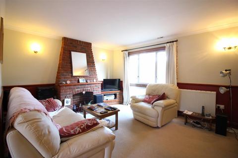 36 The Maples, Harlow, CM19 4QZ