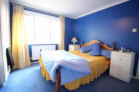 36 The Maples, Harlow, CM19 4QZ