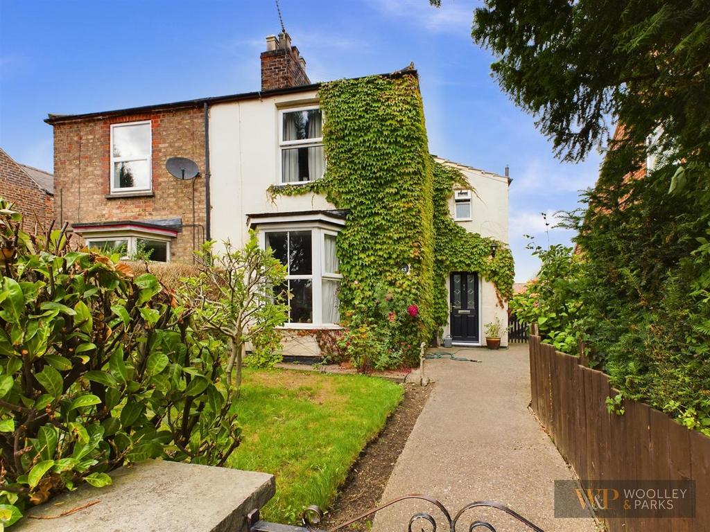 York Road, Little Driffield, Driffield 3 bed semidetached house for