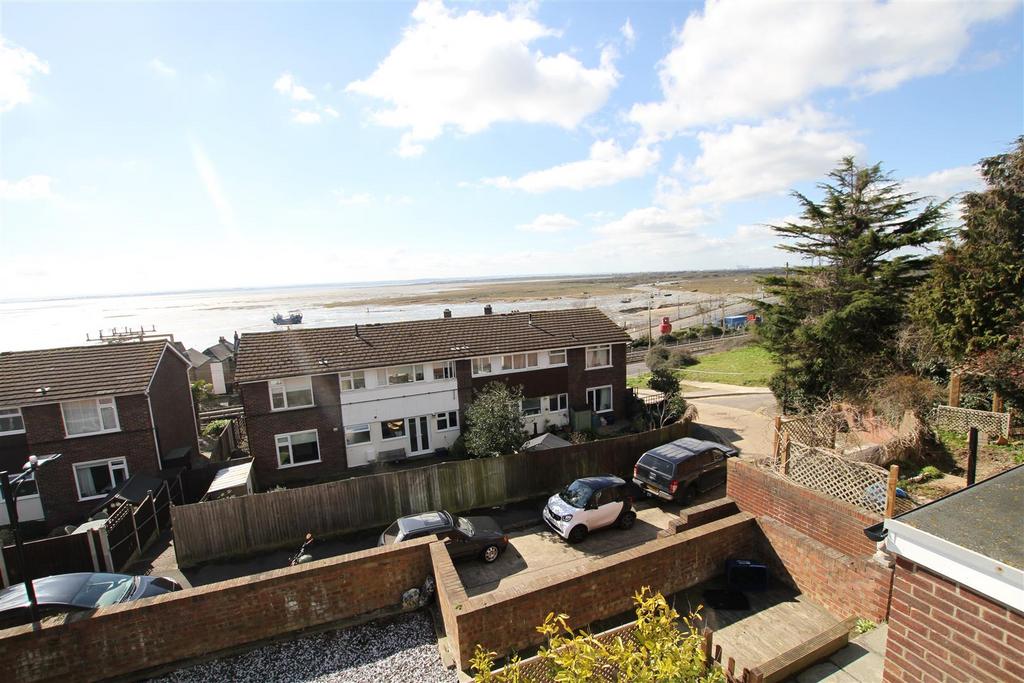Laurel Close, LeighOnSea 2 bed flat £1,150 pcm (£265 pw)