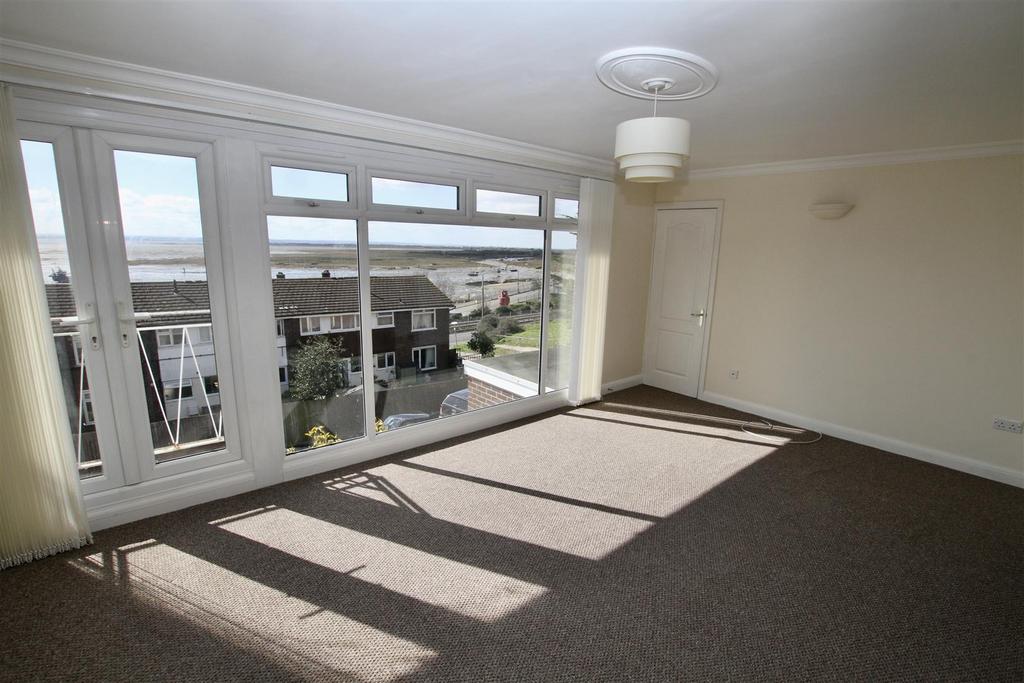 Laurel Close, LeighOnSea 2 bed flat £1,150 pcm (£265 pw)