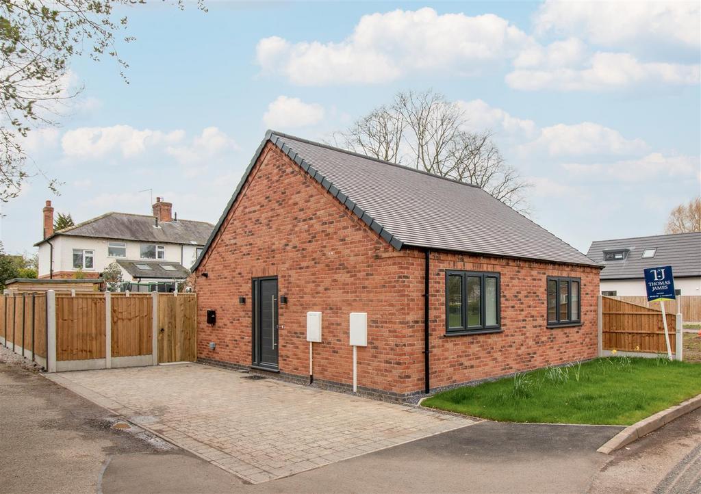 The Old Park, Cotgrave, Nottingham 2 bed detached bungalow for sale £