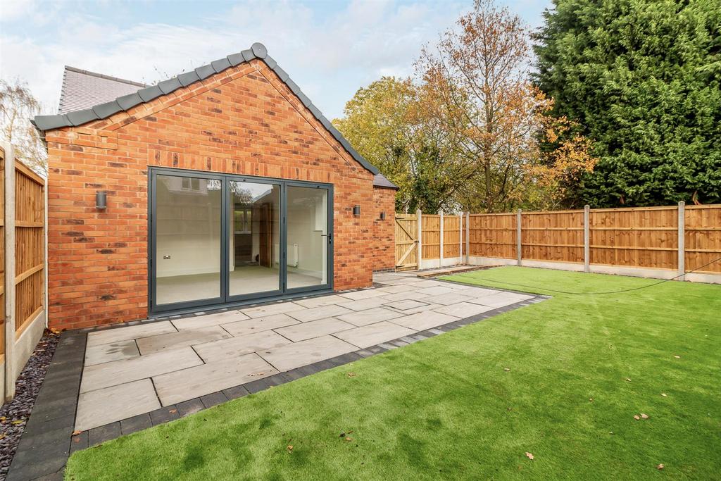 The Old Park, Cotgrave, Nottingham 2 bed detached bungalow for sale £300,000