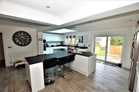 4 bedroom detached house for sale, Victoria Road, South Woodham Ferrers, Chelmsford