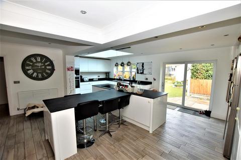 6 Victoria Road, South Woodham Ferrers, Chelmsford, CM3 5LR