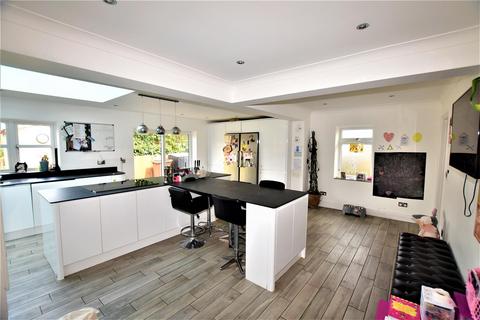 6 Victoria Road, South Woodham Ferrers, Chelmsford, CM3 5LR