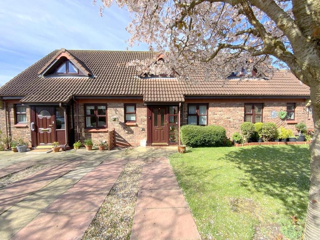 Meadow View, Cleethorpes 2 bed terraced bungalow for sale £125,000