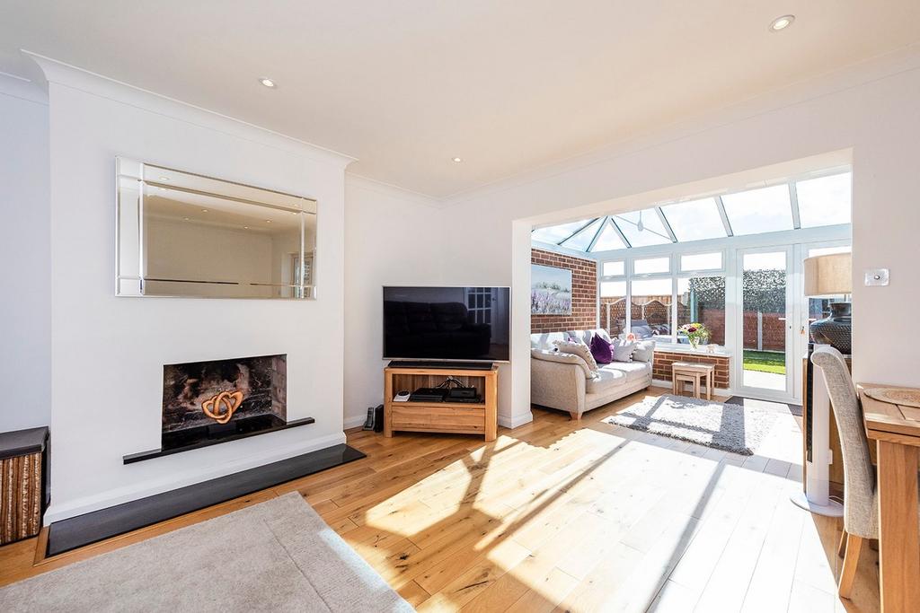 Egerton Avenue, Hextable, BR8 3 bed semidetached house for sale £475,000