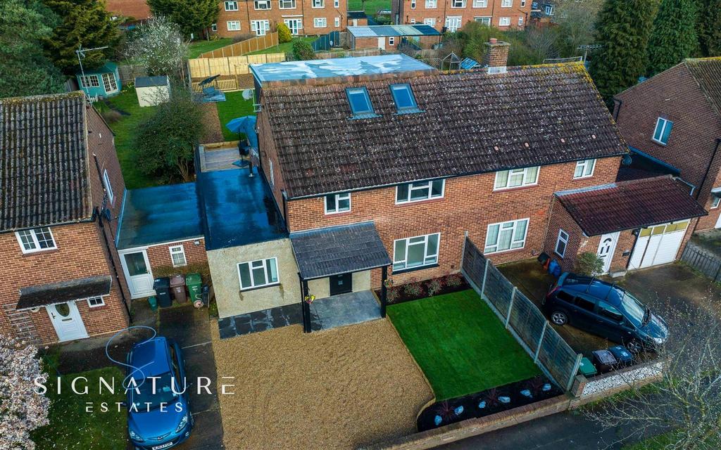 Manor Road, London Colney, St. Albans 3 bed semidetached house £650,000