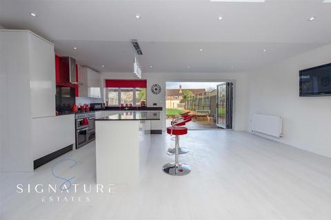 32 Manor Road, London Colney, St Albans, AL2 1PL