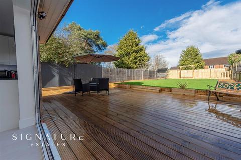 32 Manor Road, London Colney, St Albans, AL2 1PL