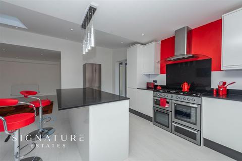 32 Manor Road, London Colney, St Albans, AL2 1PL