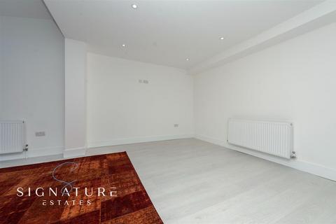 32 Manor Road, London Colney, St Albans, AL2 1PL