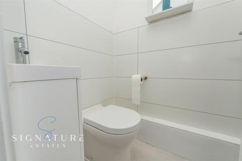 32 Manor Road, London Colney, St Albans, AL2 1PL
