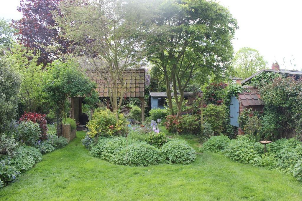 Knapton Lane, York 4 bed semidetached house for sale £500,000