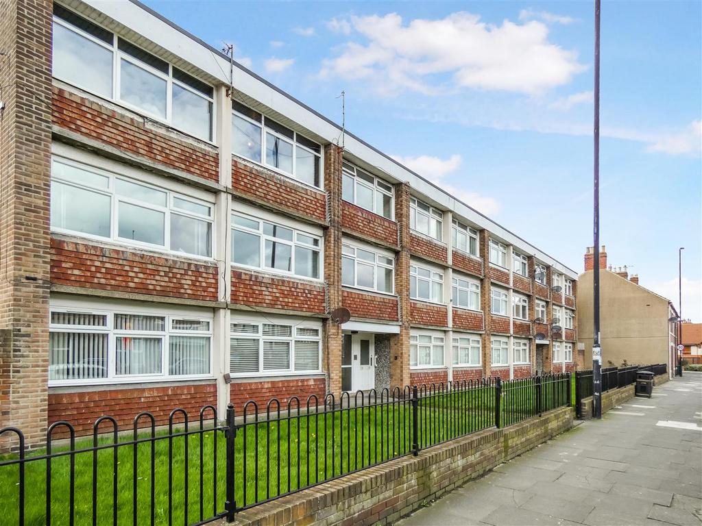 John Street, Cullercoats 2 bed apartment for sale £145,000