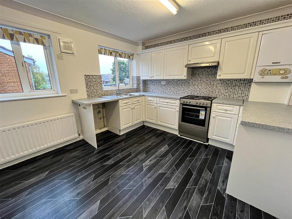 2Bed Flat to Let on Ashtree Court, Tag Lane, Preston 2 bed flat £650 pcm (£150 pw)