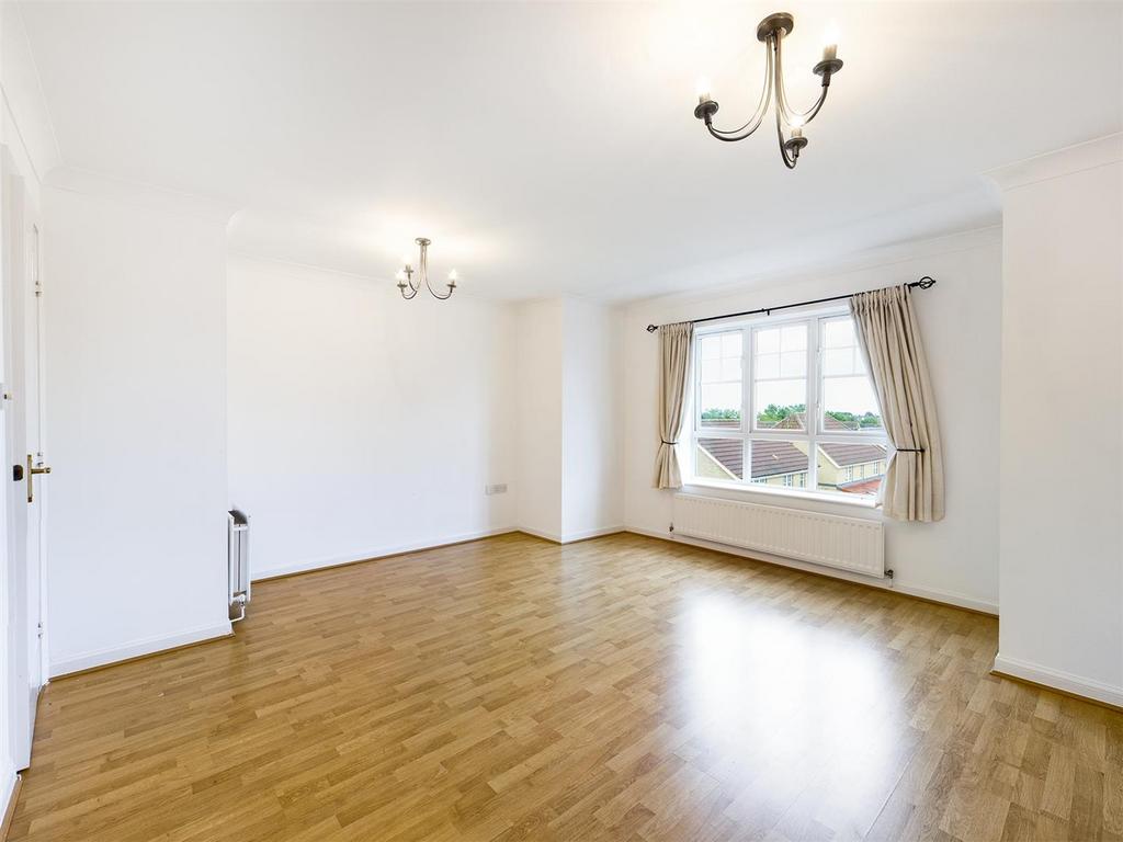 Sunningdale, West Monkseaton 2 bed apartment £145,000