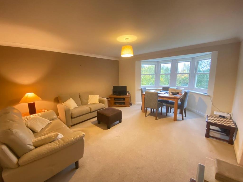 Cornwall House, Portland Crescent, Harrogate, HG1 2TR 2 bed apartment