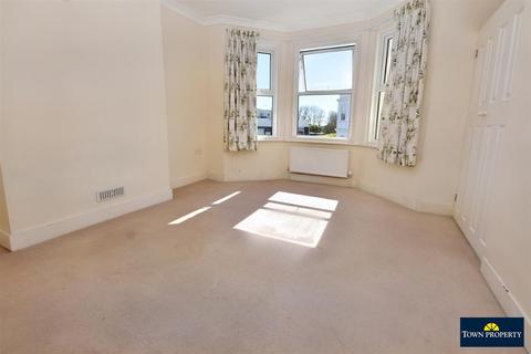 2 bedroom semi-detached house for sale - Beach Road, Eastbourne