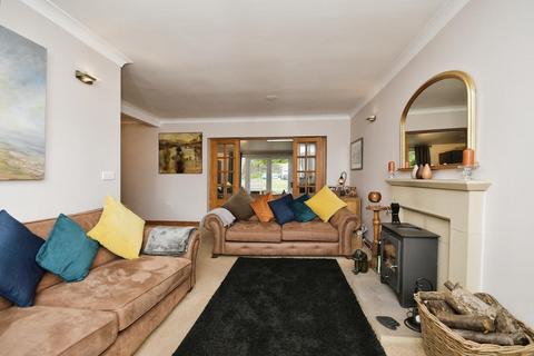 21 Birchitt Road, Sheffield, S17 4QN